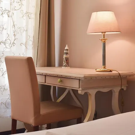 Barcolana Hostel 的里雅斯特