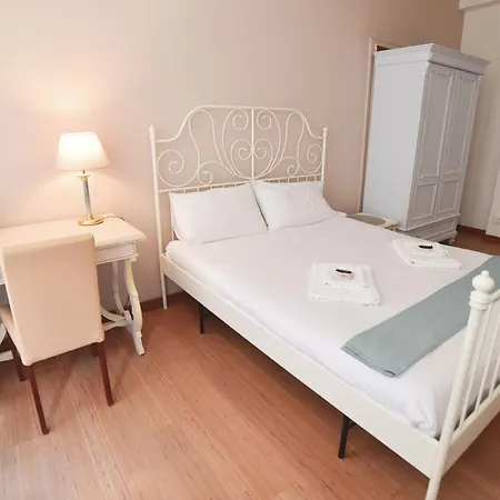 公寓 Barcolana Hostel 的里雅斯特